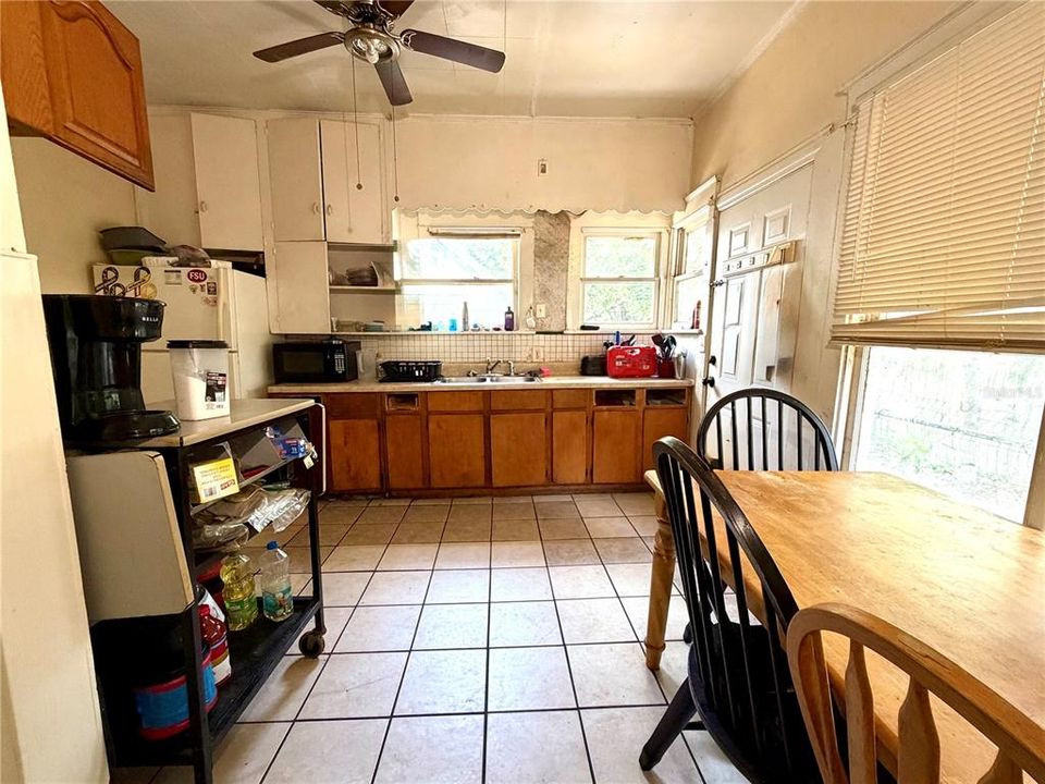 En Venta: $180,000 (3 camas, 2 baños, 1000 Pies cuadrados)
