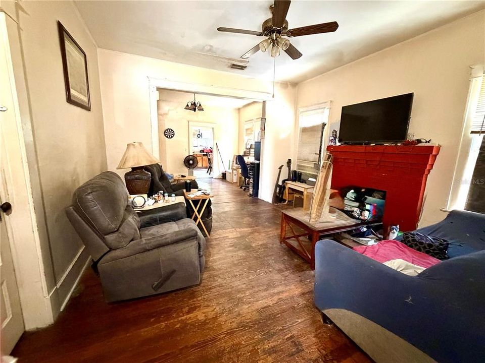 En Venta: $180,000 (3 camas, 2 baños, 1000 Pies cuadrados)