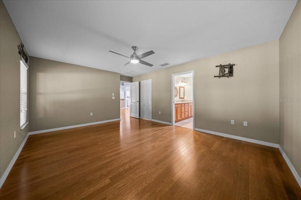For Sale: $279,999 (3 beds, 2 baths, 1768 Square Feet)