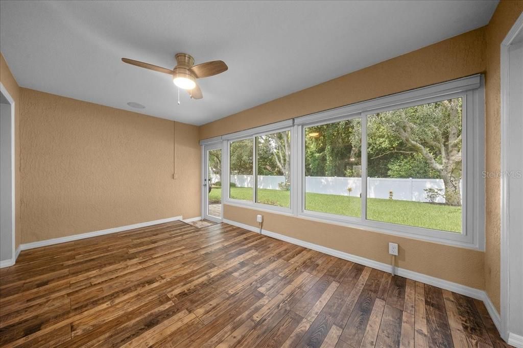 For Sale: $279,999 (3 beds, 2 baths, 1768 Square Feet)