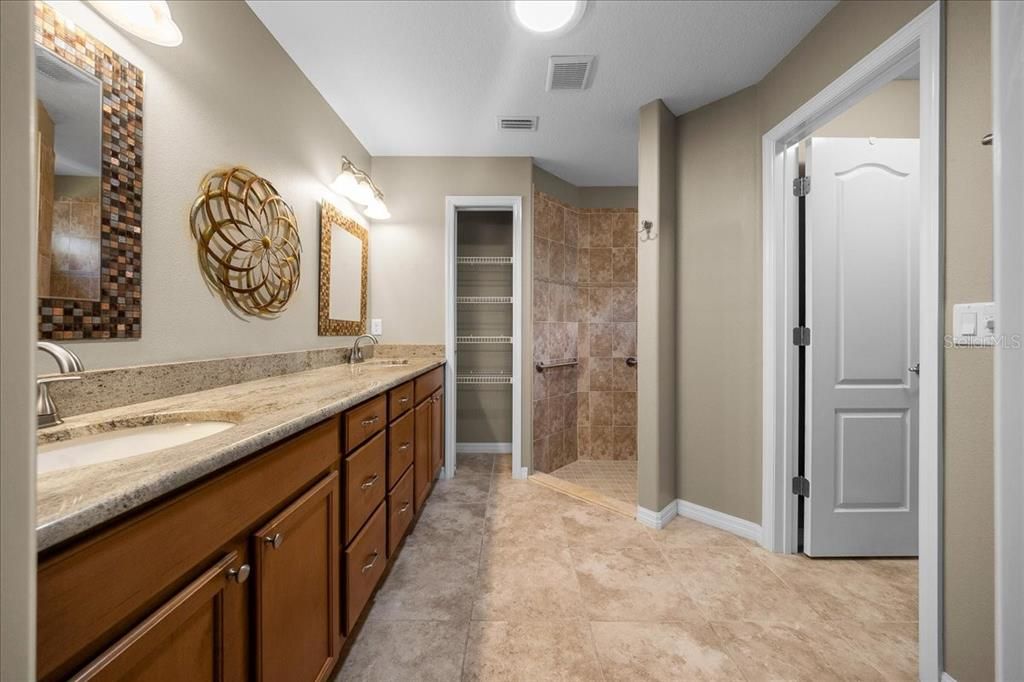 For Sale: $279,999 (3 beds, 2 baths, 1768 Square Feet)