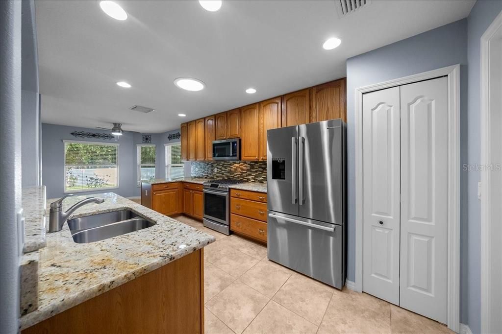 For Sale: $279,999 (3 beds, 2 baths, 1768 Square Feet)