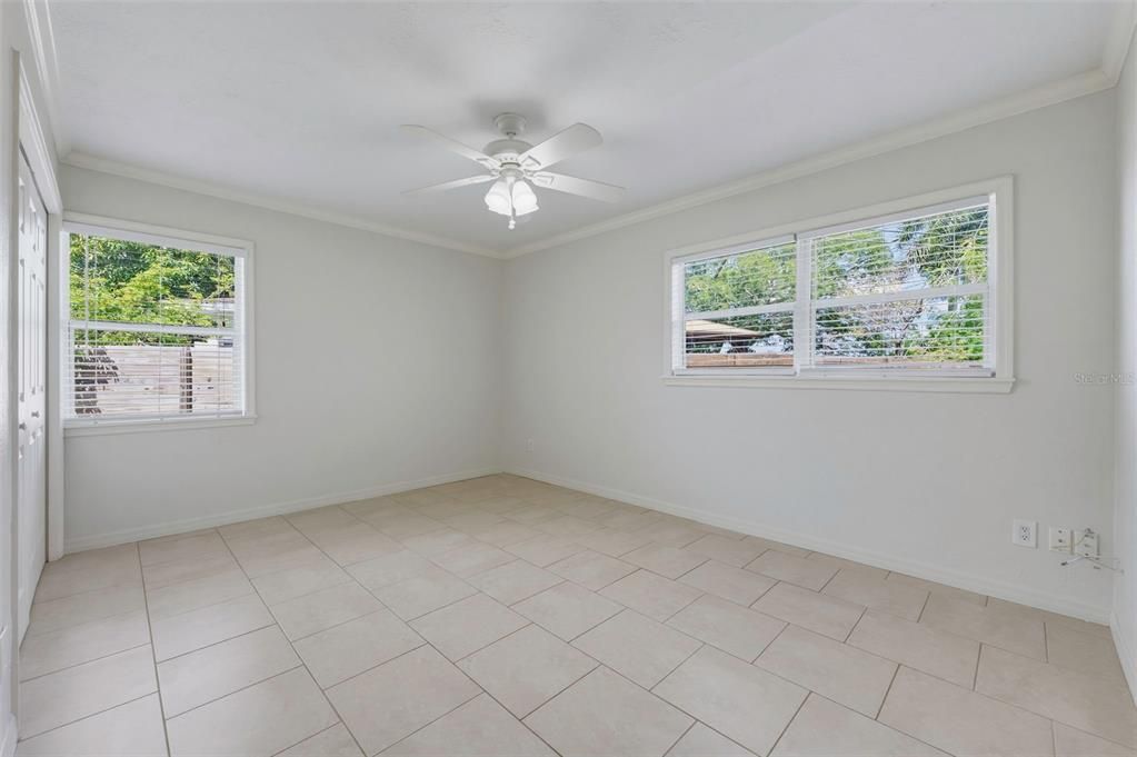 En Venta: $457,500 (4 camas, 2 baños, 1862 Pies cuadrados)