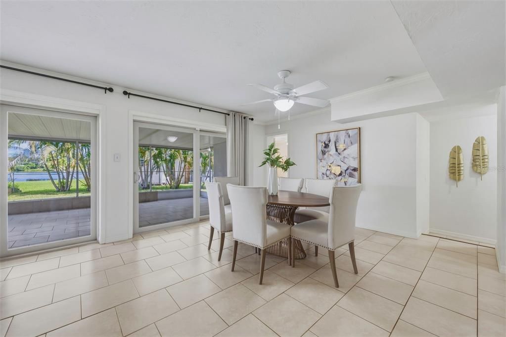 En Venta: $457,500 (4 camas, 2 baños, 1862 Pies cuadrados)