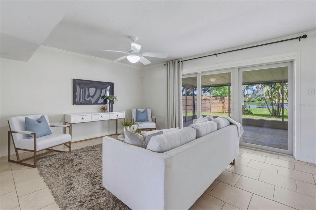 En Venta: $457,500 (4 camas, 2 baños, 1862 Pies cuadrados)