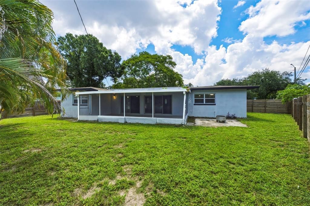 En Venta: $457,500 (4 camas, 2 baños, 1862 Pies cuadrados)