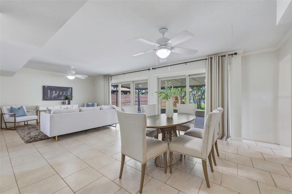 En Venta: $457,500 (4 camas, 2 baños, 1862 Pies cuadrados)
