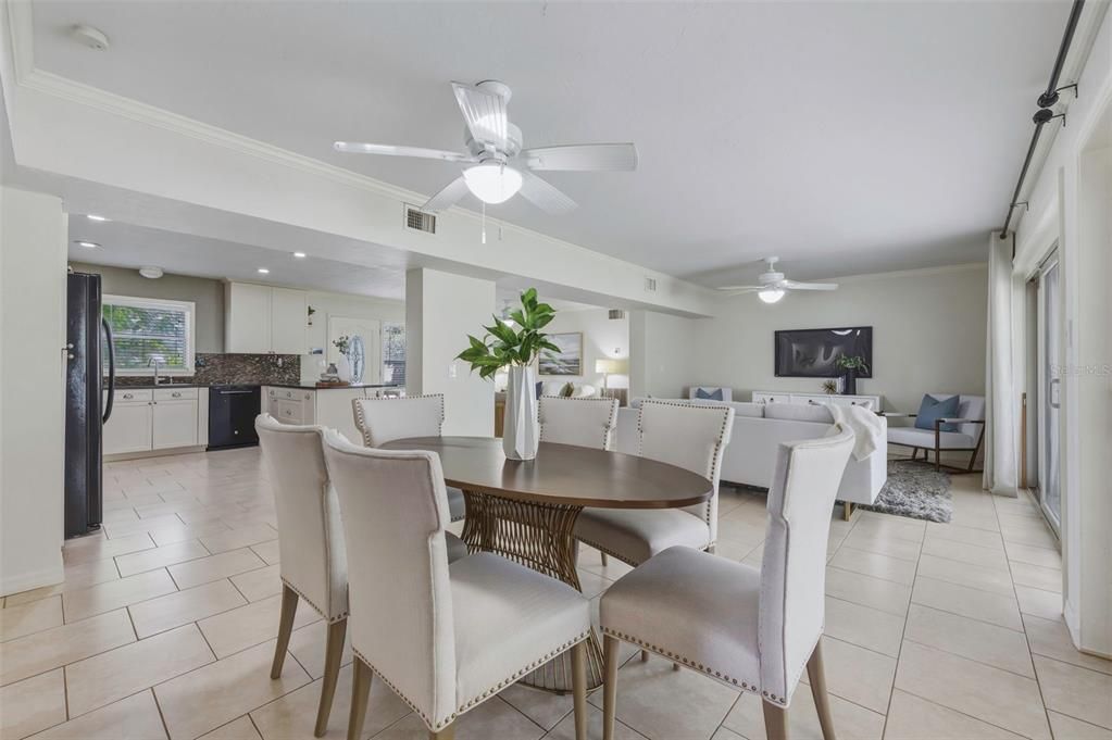 En Venta: $457,500 (4 camas, 2 baños, 1862 Pies cuadrados)
