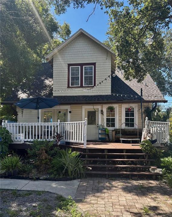 For Rent: $3,495 (4 beds, 2 baths, 1632 Square Feet)