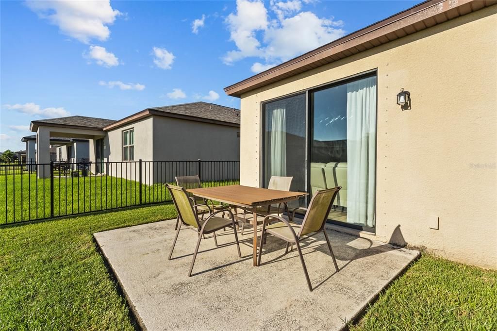 For Sale: $395,000 (3 beds, 2 baths, 1978 Square Feet)