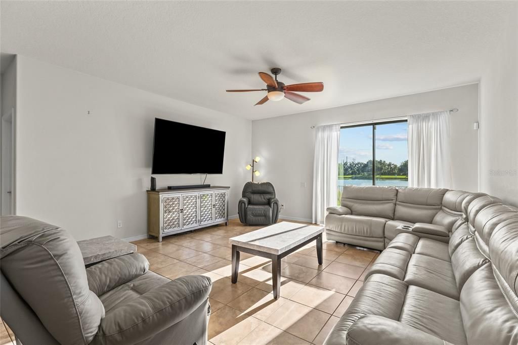 For Sale: $395,000 (3 beds, 2 baths, 1978 Square Feet)