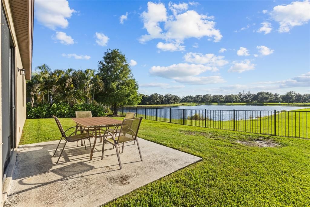 For Sale: $395,000 (3 beds, 2 baths, 1978 Square Feet)