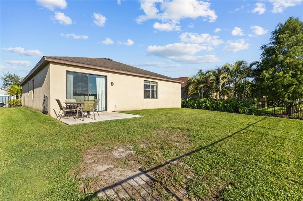 For Sale: $395,000 (3 beds, 2 baths, 1978 Square Feet)