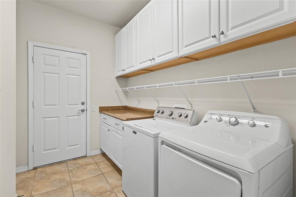 For Sale: $395,000 (3 beds, 2 baths, 1978 Square Feet)