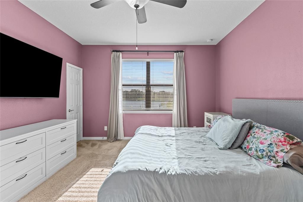 For Sale: $395,000 (3 beds, 2 baths, 1978 Square Feet)