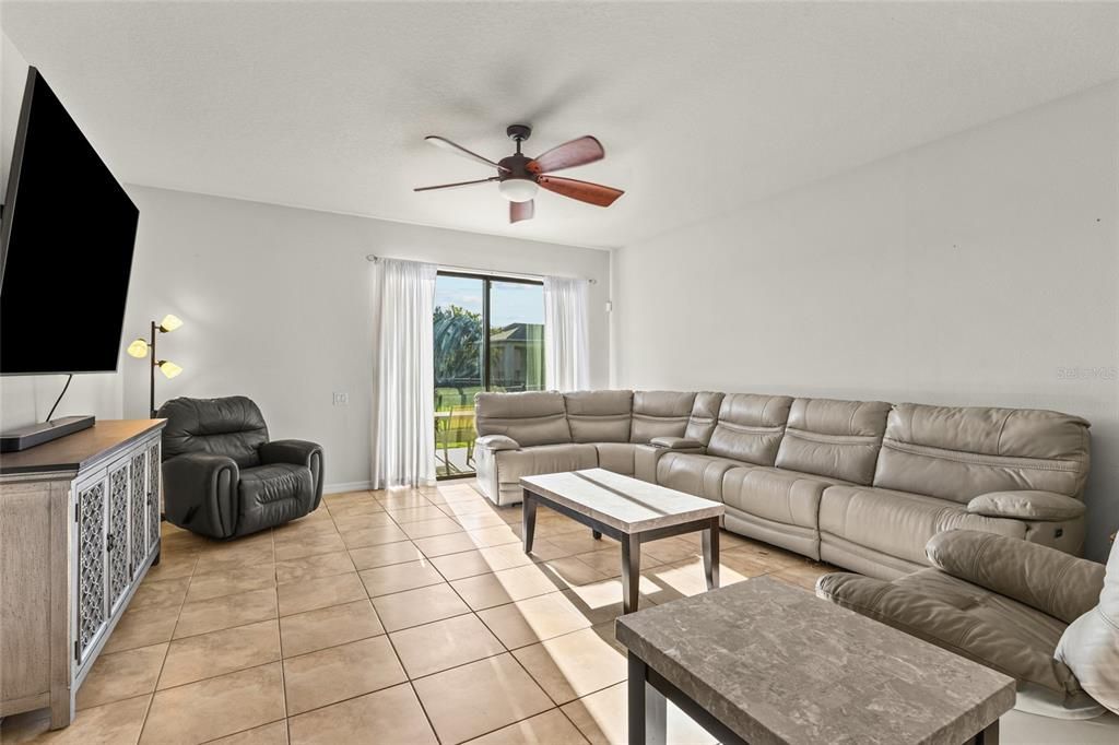 For Sale: $395,000 (3 beds, 2 baths, 1978 Square Feet)