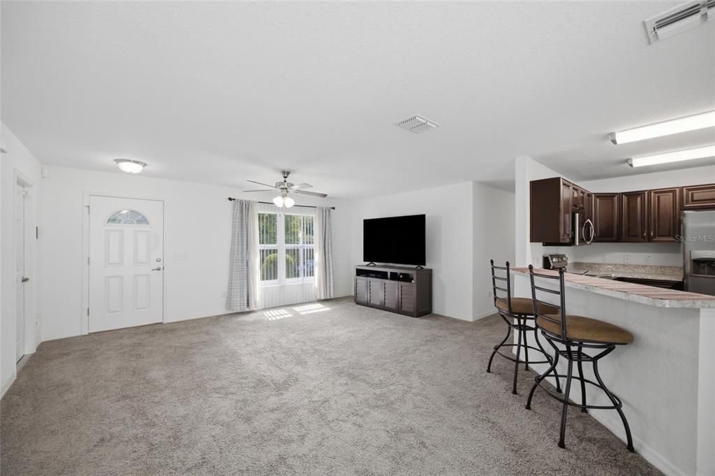 For Rent: $2,000 (4 beds, 2 baths, 1465 Square Feet)