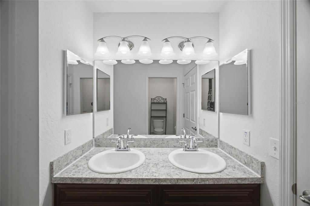 For Rent: $2,000 (4 beds, 2 baths, 1465 Square Feet)