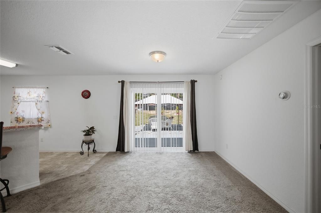 For Rent: $2,000 (4 beds, 2 baths, 1465 Square Feet)