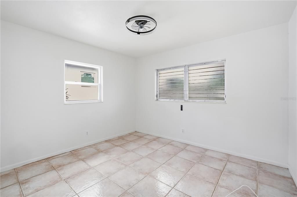 For Rent: $2,199 (3 beds, 1 baths, 1119 Square Feet)