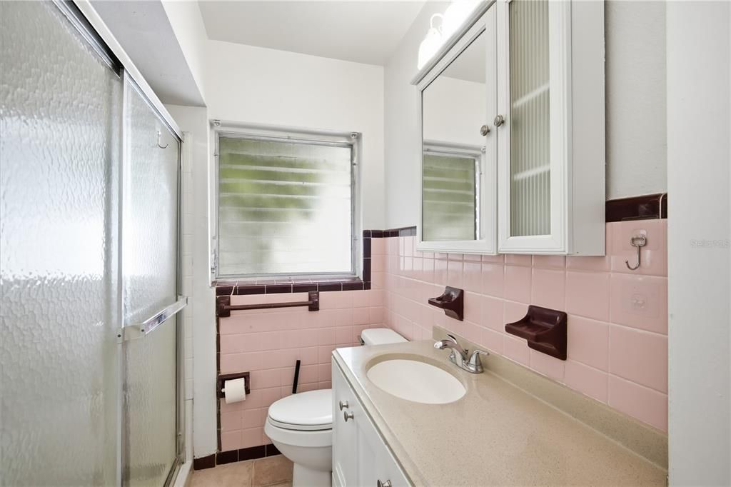 For Rent: $2,199 (3 beds, 1 baths, 1119 Square Feet)