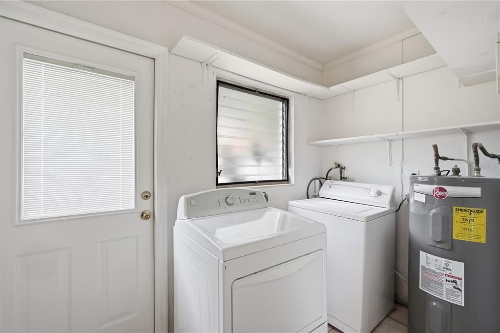 For Rent: $2,199 (3 beds, 1 baths, 1119 Square Feet)
