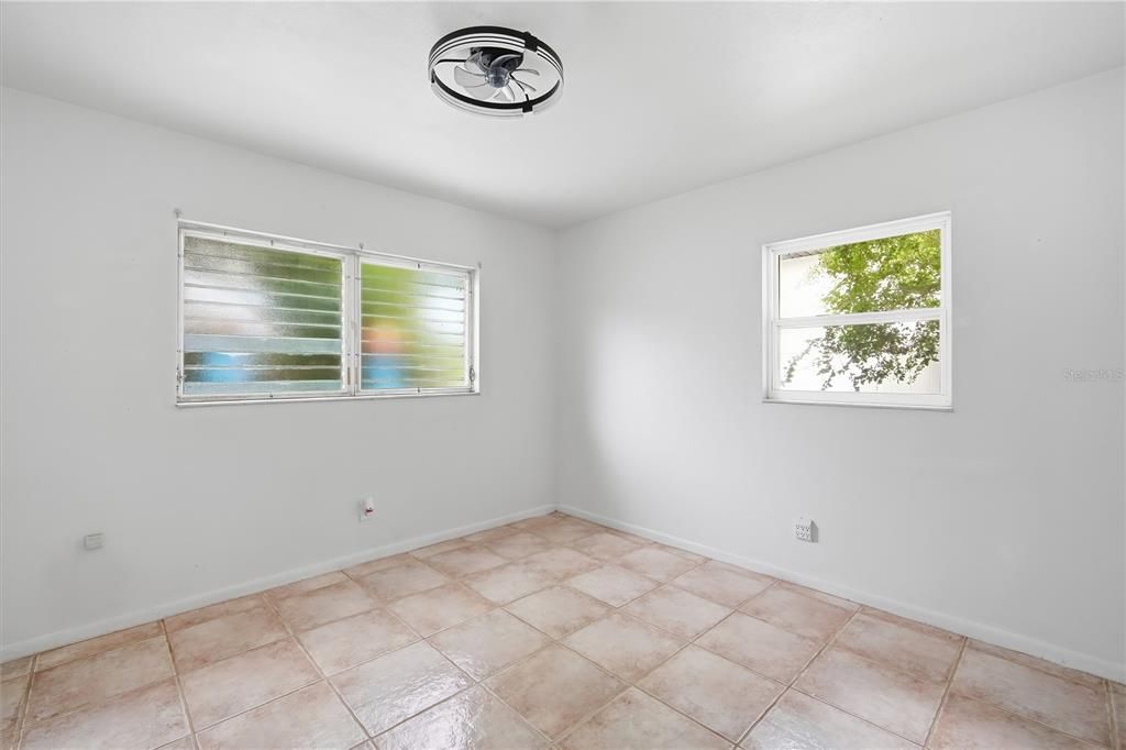 For Rent: $2,199 (3 beds, 1 baths, 1119 Square Feet)