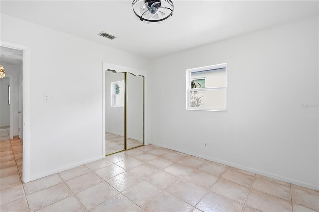 For Rent: $2,199 (3 beds, 1 baths, 1119 Square Feet)
