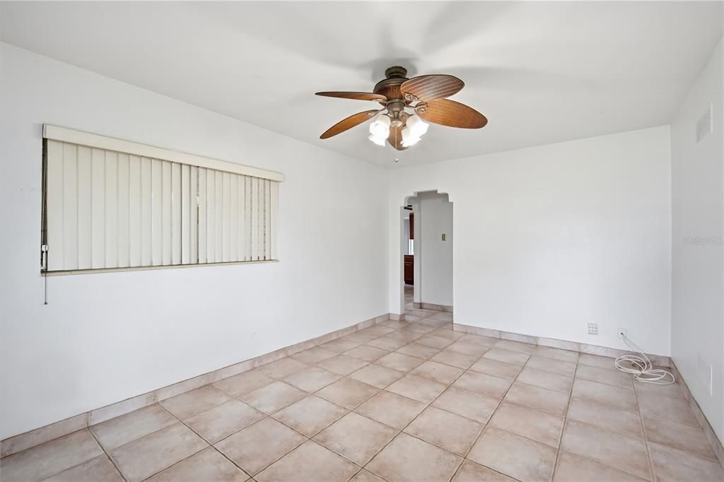 For Rent: $2,199 (3 beds, 1 baths, 1119 Square Feet)