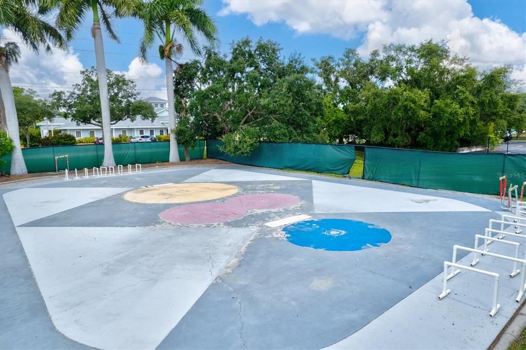 For Sale: $600,000 (4 beds, 2 baths, 2171 Square Feet)