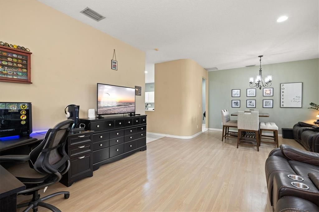 For Sale: $600,000 (4 beds, 2 baths, 2171 Square Feet)