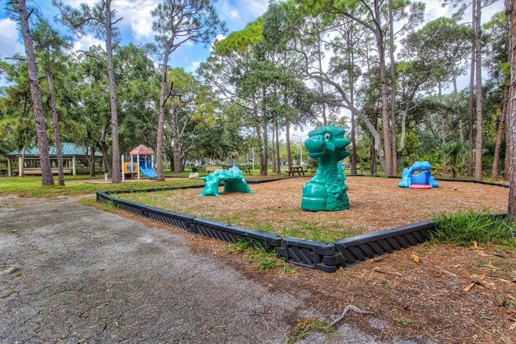 For Sale: $600,000 (4 beds, 2 baths, 2171 Square Feet)