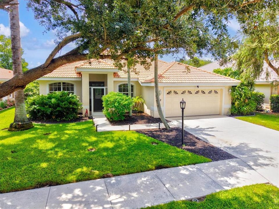 For Sale: $600,000 (4 beds, 2 baths, 2171 Square Feet)