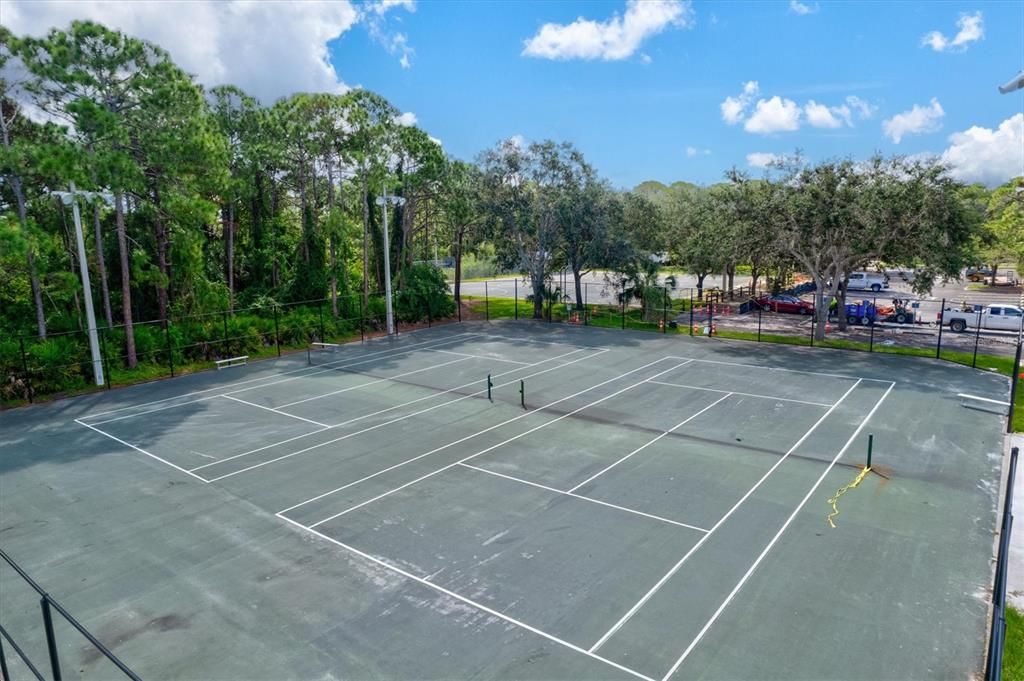 For Sale: $600,000 (4 beds, 2 baths, 2171 Square Feet)
