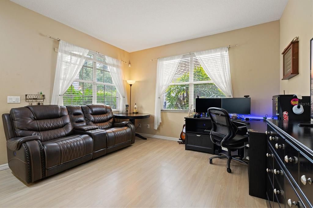 For Sale: $600,000 (4 beds, 2 baths, 2171 Square Feet)