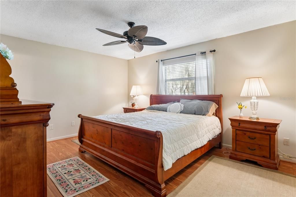 For Sale: $324,900 (2 beds, 2 baths, 1680 Square Feet)