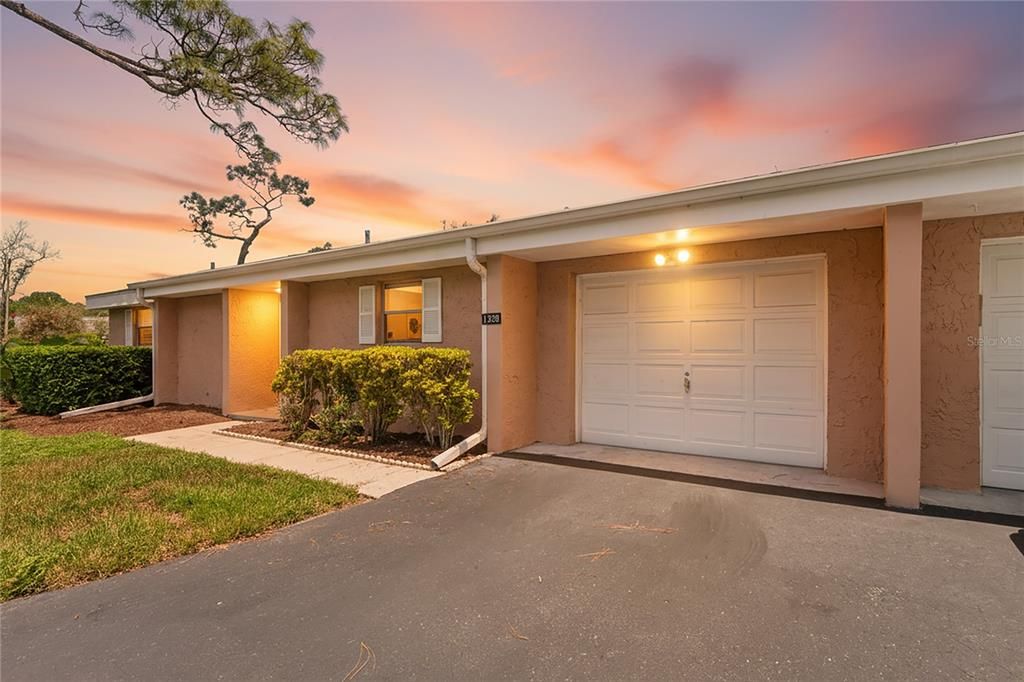 For Sale: $324,900 (2 beds, 2 baths, 1680 Square Feet)