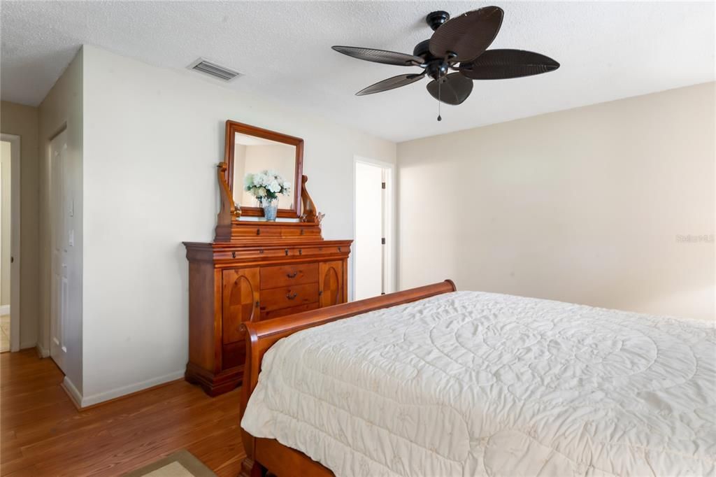 For Sale: $324,900 (2 beds, 2 baths, 1680 Square Feet)