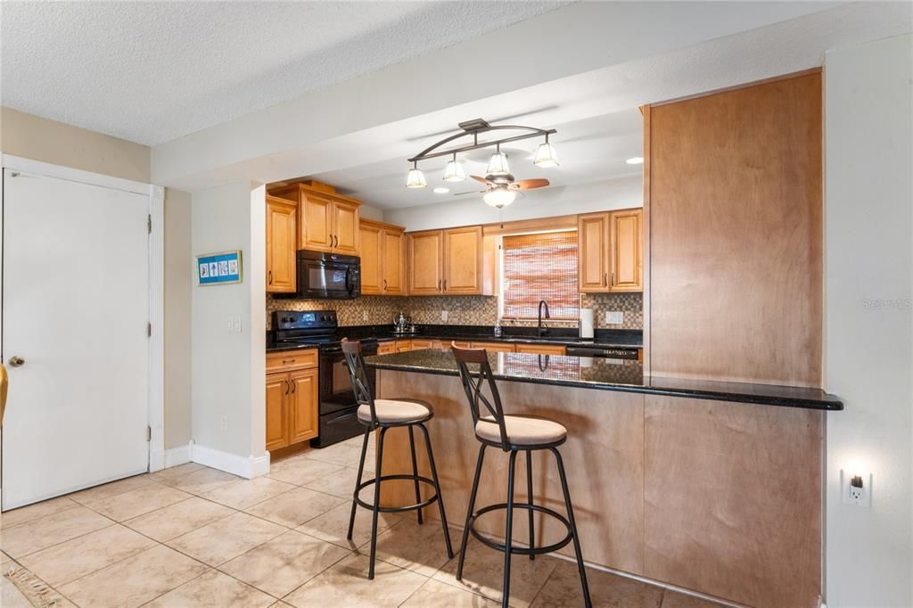 For Sale: $324,900 (2 beds, 2 baths, 1680 Square Feet)