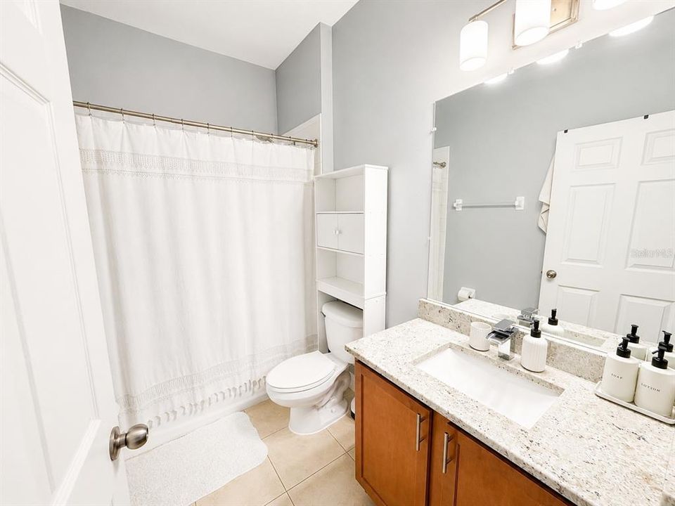 For Rent: $3,000 (4 beds, 2 baths, 1408 Square Feet)