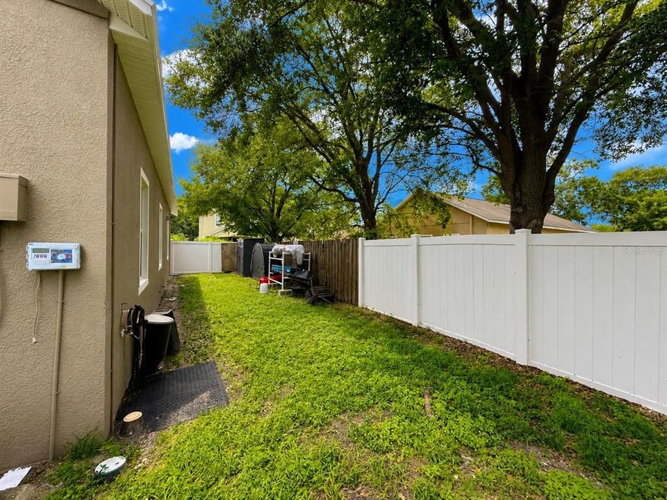 For Rent: $3,000 (4 beds, 2 baths, 1408 Square Feet)