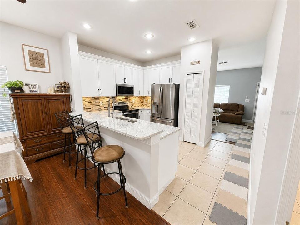 For Rent: $3,000 (4 beds, 2 baths, 1408 Square Feet)