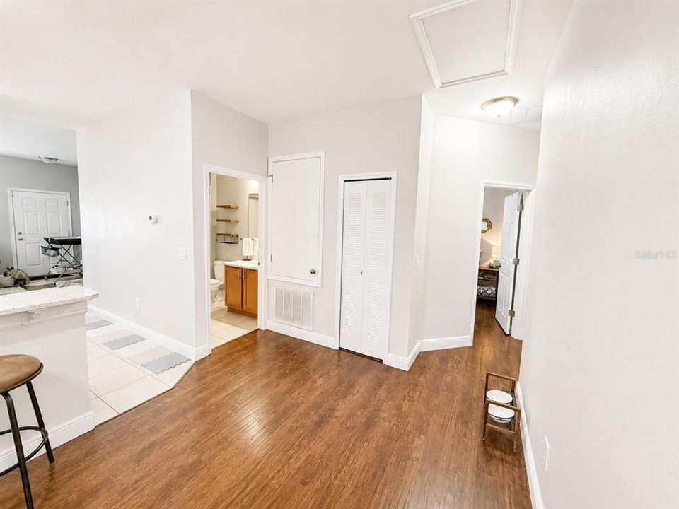For Rent: $3,000 (4 beds, 2 baths, 1408 Square Feet)