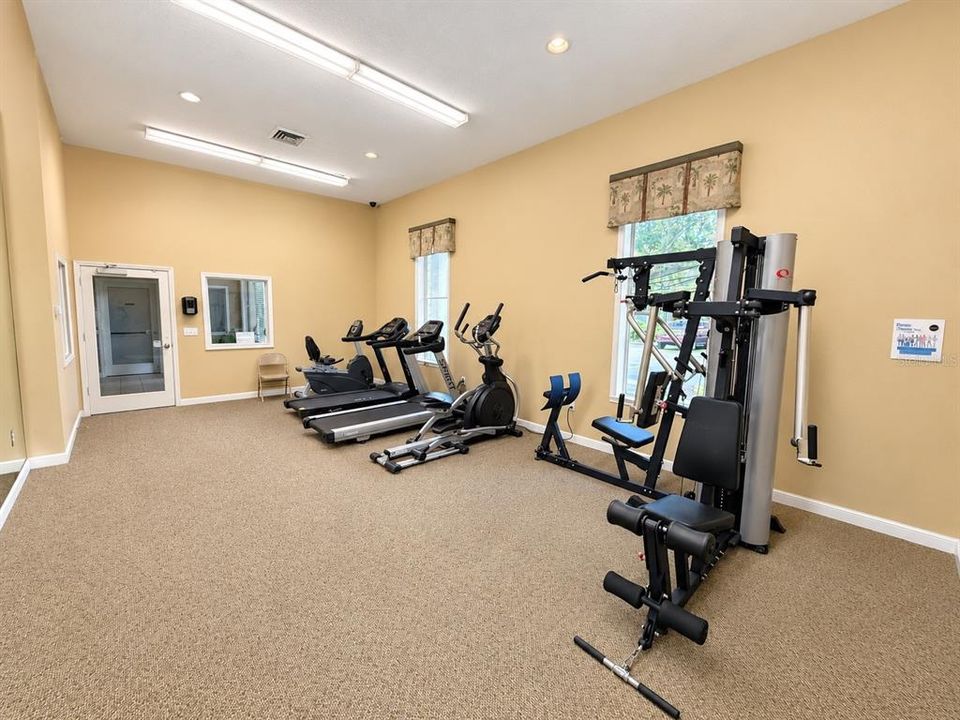 For Rent: $3,000 (4 beds, 2 baths, 1408 Square Feet)