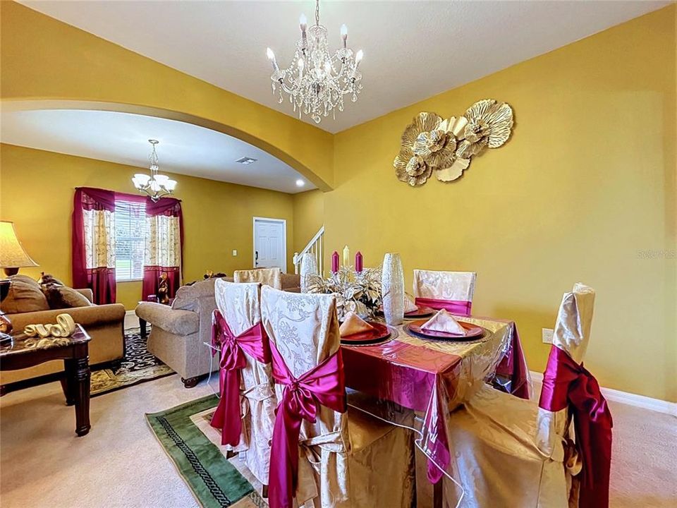 En Venta: $396,900 (4 camas, 2 baños, 2441 Pies cuadrados)