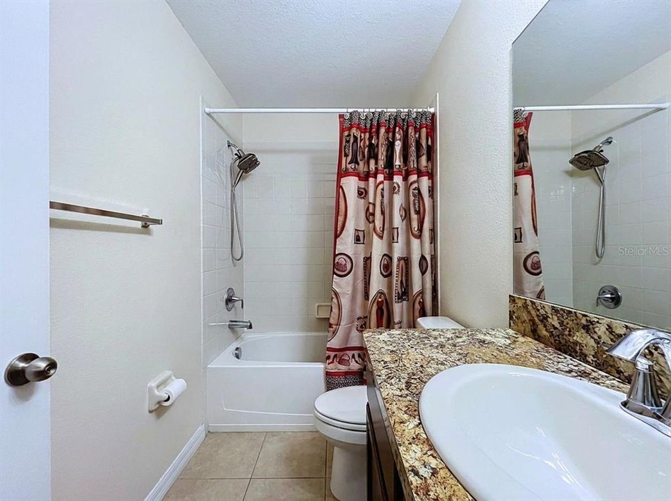 En Venta: $396,900 (4 camas, 2 baños, 2441 Pies cuadrados)