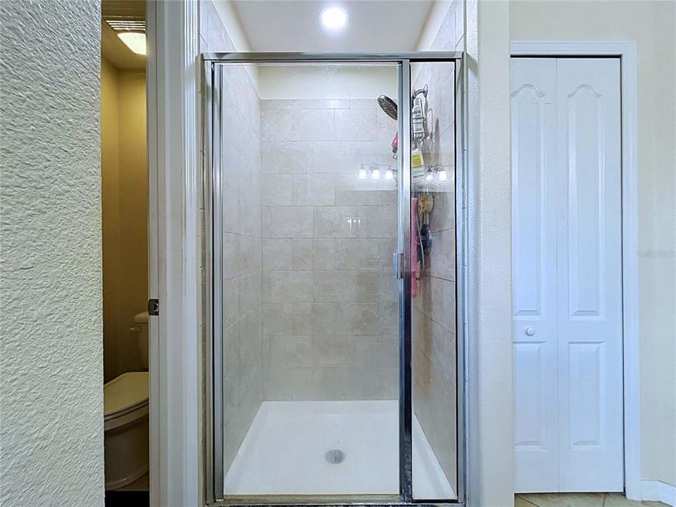 En Venta: $396,900 (4 camas, 2 baños, 2441 Pies cuadrados)