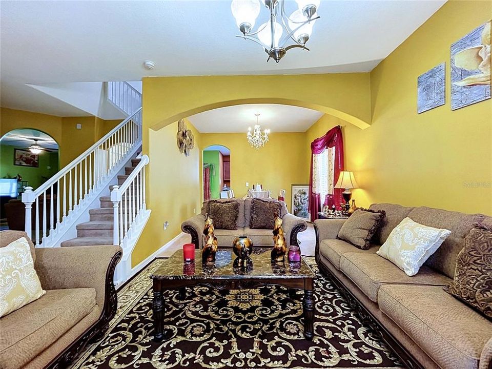 En Venta: $396,900 (4 camas, 2 baños, 2441 Pies cuadrados)