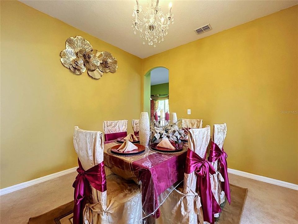 En Venta: $396,900 (4 camas, 2 baños, 2441 Pies cuadrados)