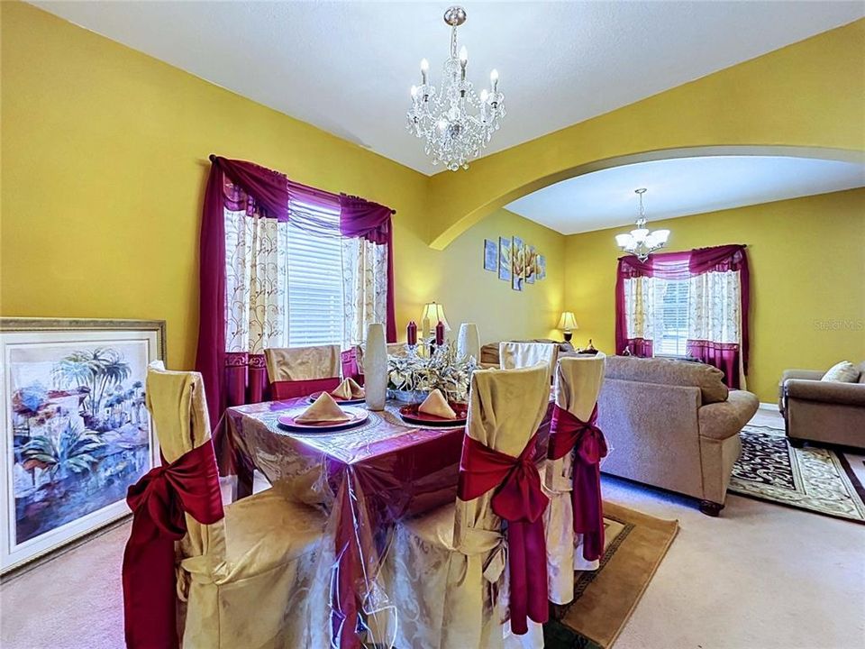En Venta: $396,900 (4 camas, 2 baños, 2441 Pies cuadrados)